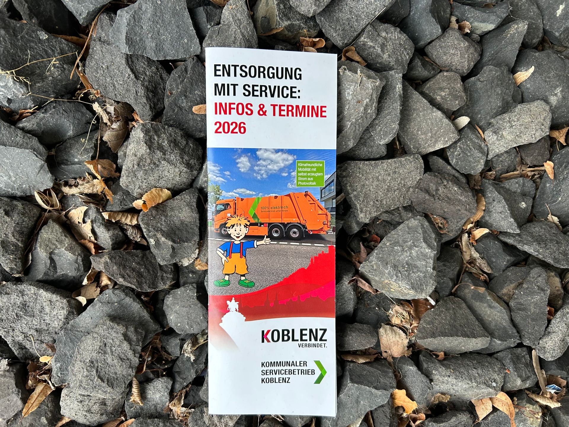 Foto der Broschüre "Entsorgung mit Service: INFOS & Termine 2026"