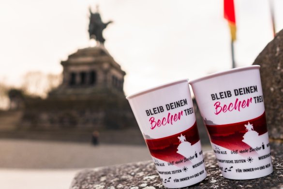 Mehrwegbecher „Bleib deinem Becher treu!“ am Deutschen Eck