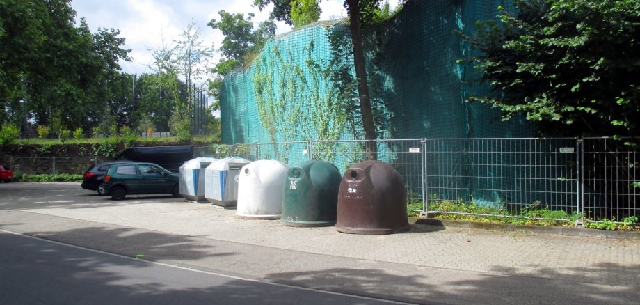 Löwentor DSW Wertstoffsammelplatz Container Altpapier Altglas 20181102_104414.jpg