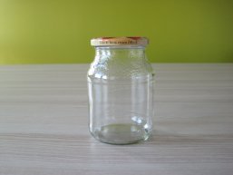 Foto von einem Mehrwegglas für Joghurt Foto von einem Mehrwegglas für Joghurt