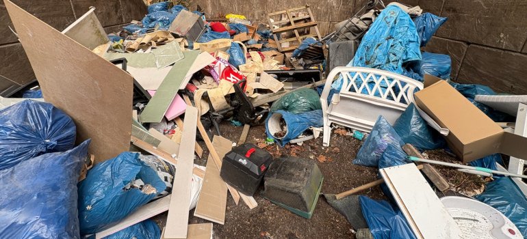 Dreck-weg-Tag 2025: Ein Teil des gesammelten Mülls in Umladestation Dreck-weg-Tag 2025: Ein Teil des gesammelten Mülls in Umladestation